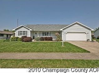 401 Valley Dr, Mahomet, IL 61853