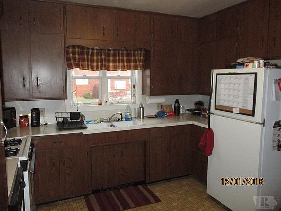 2nd image of 901 S 8th St