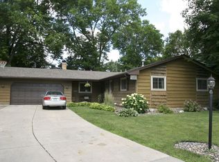 1900 Sibley Ct, Burnsville, MN 55337