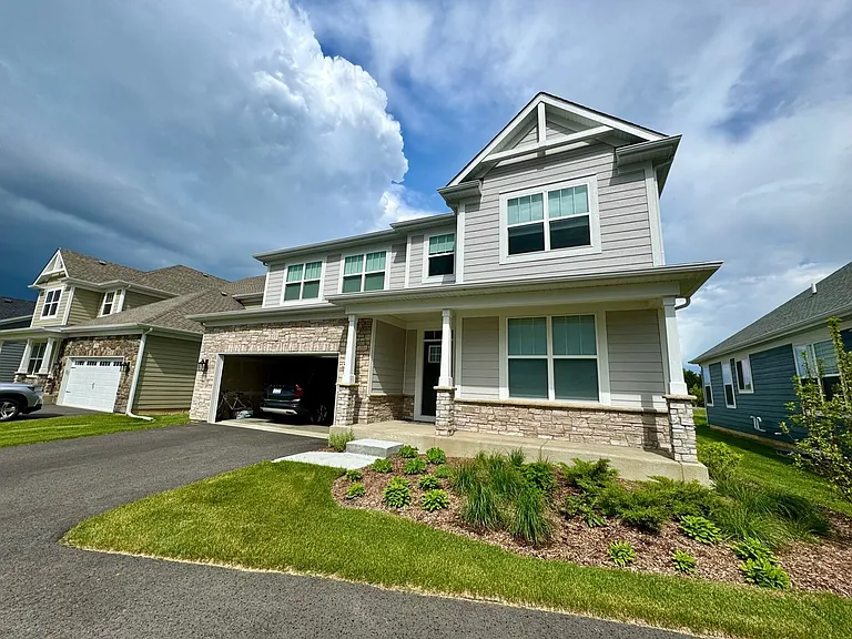 233 Farmstead Ct — Photo 3