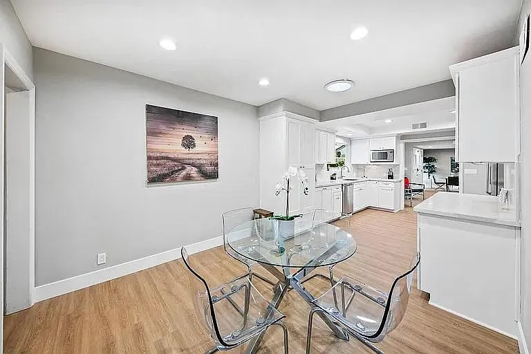 15620 Royal Ridge Rd — Photo 16