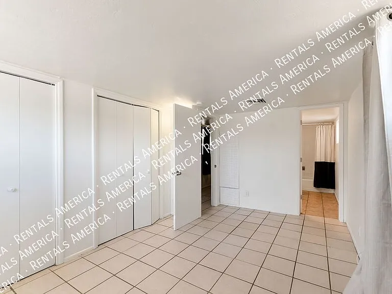 1830 E 8th St #2 — Photo 15