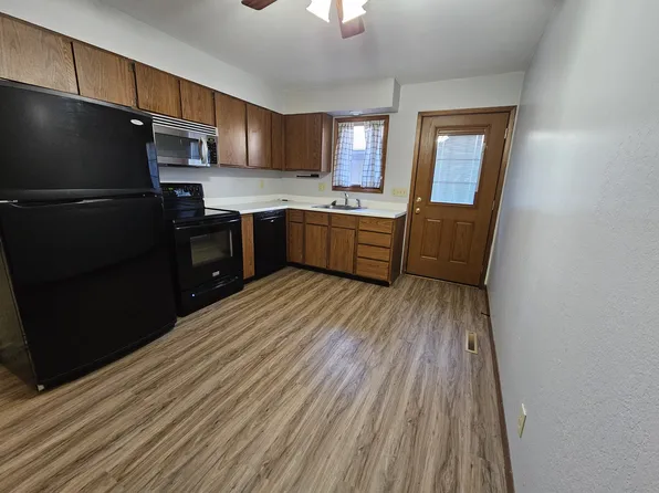 632 Garnet Dr, Ames, IA 50010