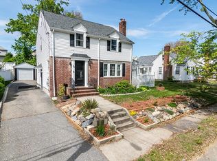 38 Brookside Dr, Cranston, RI 02910