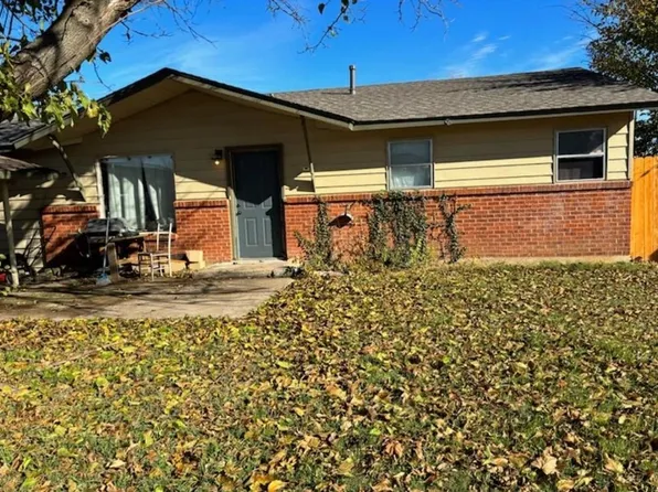 206 Oak St, Elgin, OK 73538