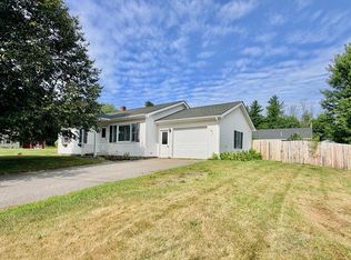 25 Jans Blvd, Lewiston, ME 04240