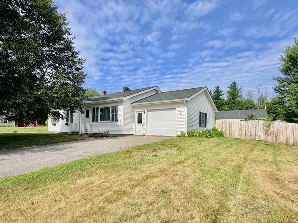 25 Jans Boulevard, Lewiston, ME 04240