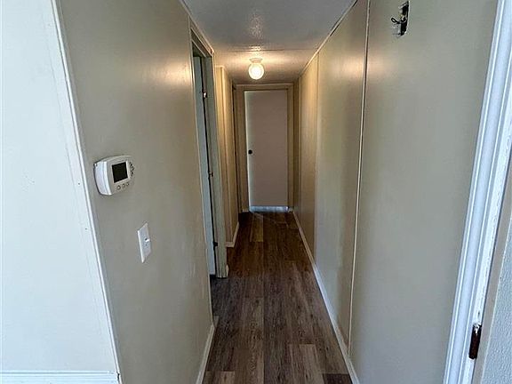 5th image of 286 Geneva Dr