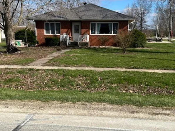 203 Academy Ave, Denmark, IA 52624