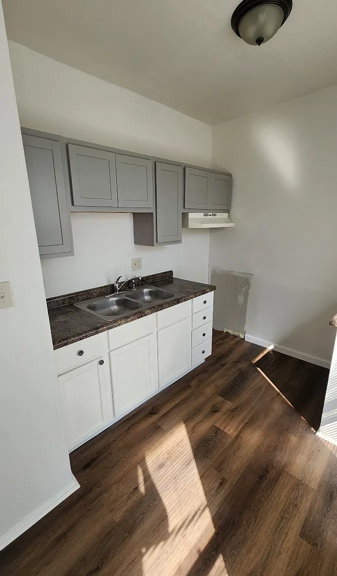 1320 Academy Avenue - B — Photo 2