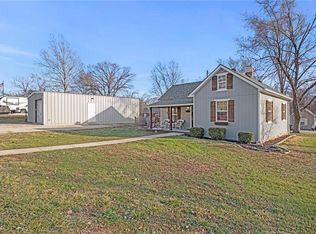 603 Shawnee St, Tonganoxie, KS 66086