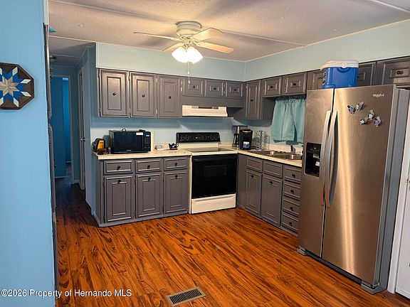 4th image of 7411 Fairlane Ave