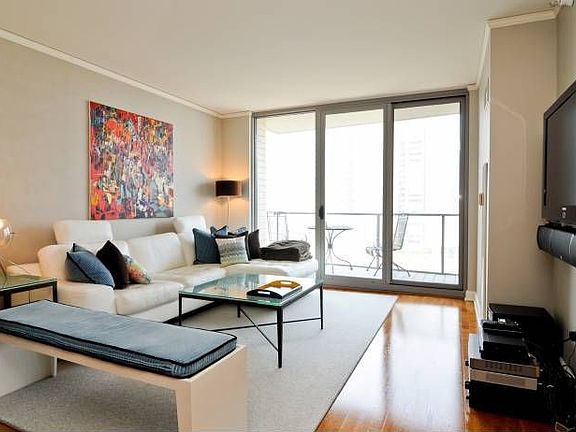 4th image of 420 E Waterside Dr Unit 1010