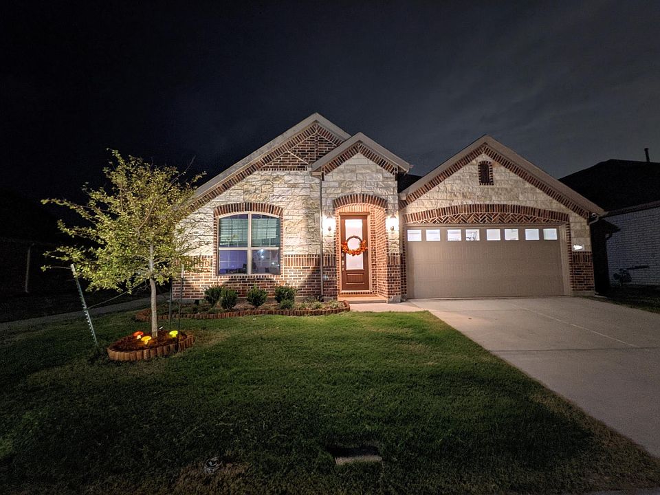 1st image of 832 Lauren Grove Ln