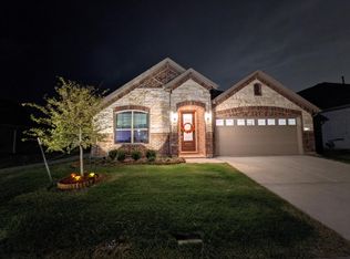 832 Lauren Grove Ln, Forney, TX 75126