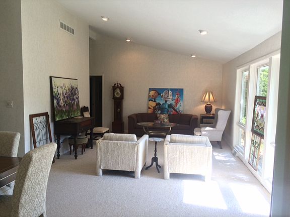 5th image of 24770 Twickenham Dr