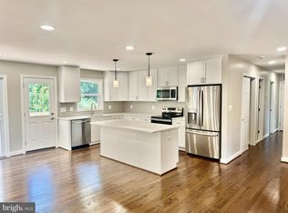 7504 Davian Dr, Annandale, VA 22003