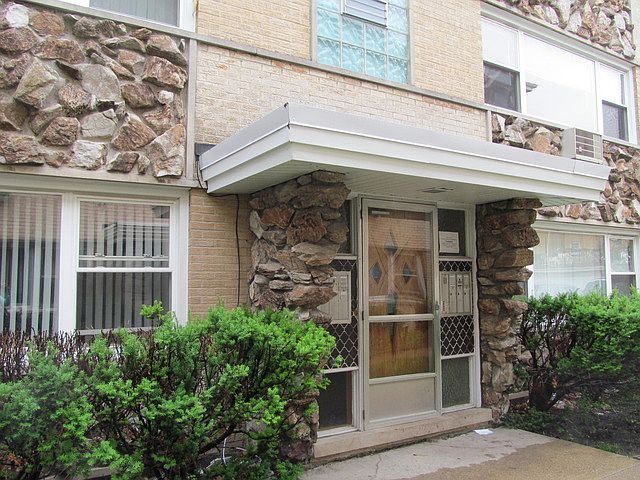 1st image of 8642 W Berwyn Ave Unit 2N