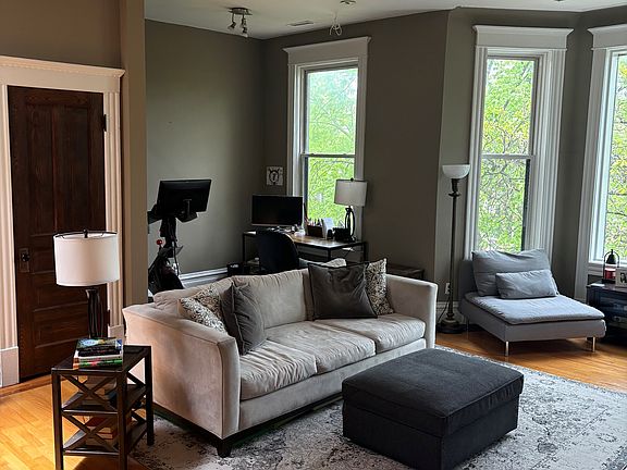 3rd image of 829 W Newport Ave APT 3