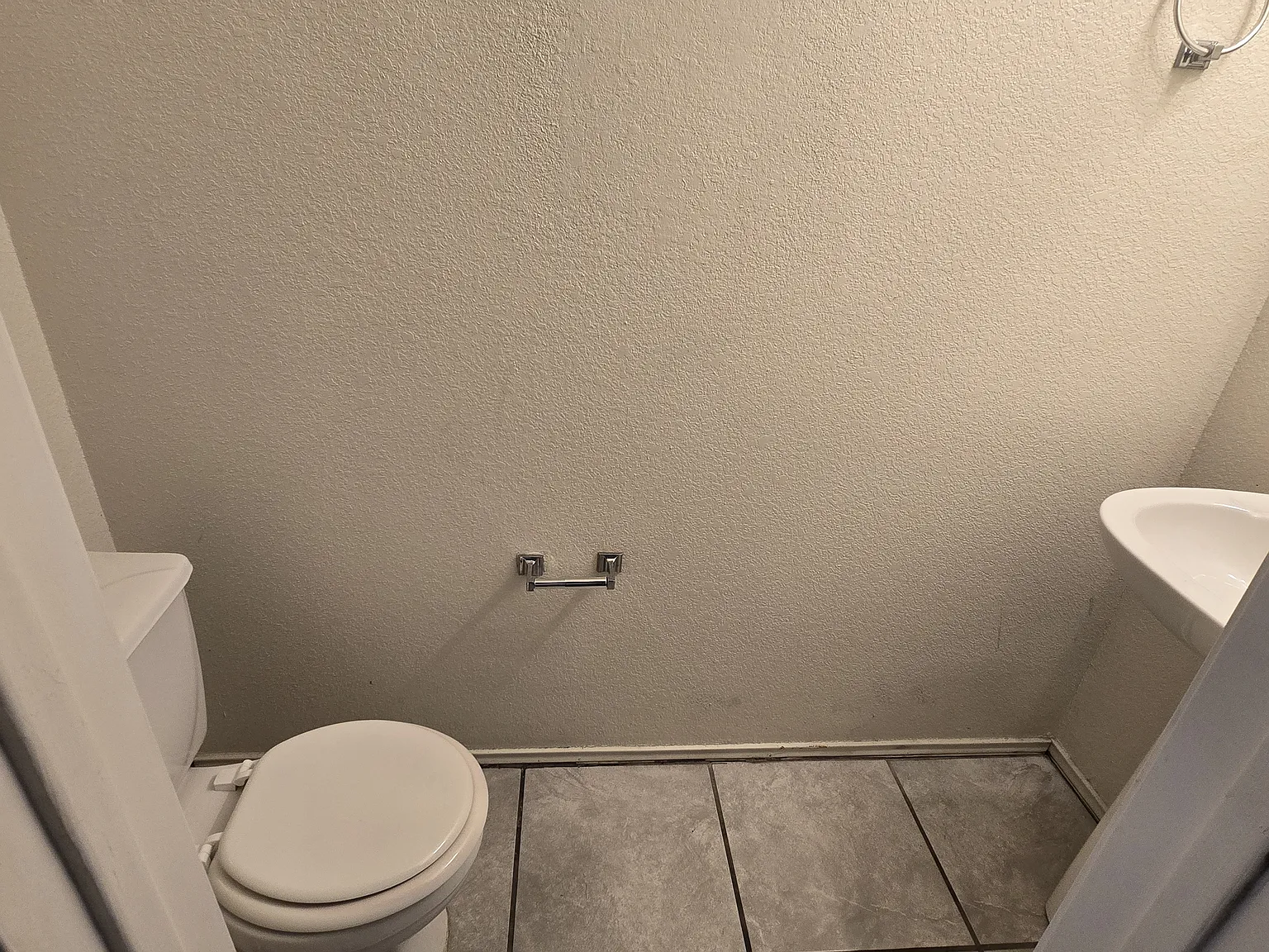 2 bed, 2.5 bath, 1200 sqft, $900 — Photo 4