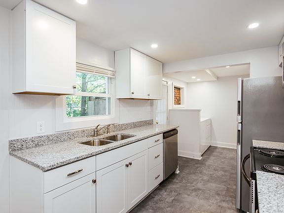 5th image of 357 Augusta Ave