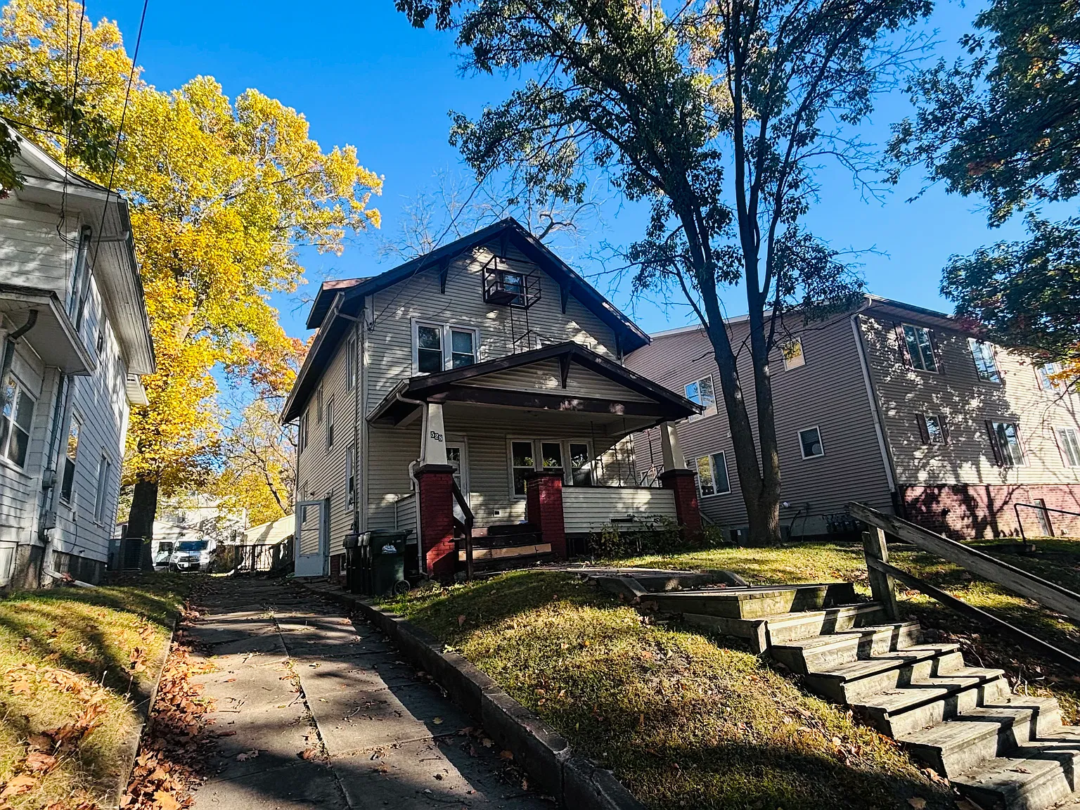 5 bed, 1658 sqft, $2,850 — Photo 2