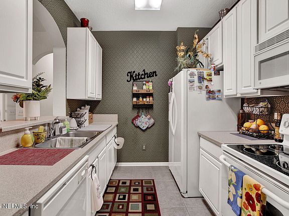 2nd image of 7801 POINT MEADOWS Drive #7210