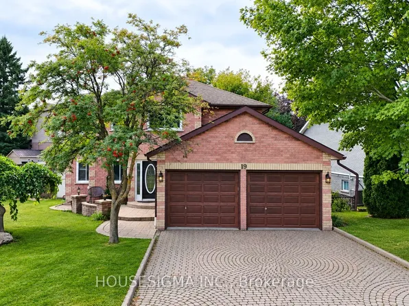 19 Magani Ave, Bradford West Gwillimbury, ON L3Z 2S8