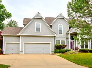 2501 SW Winteroak Cir, Lees Summit, MO 64081