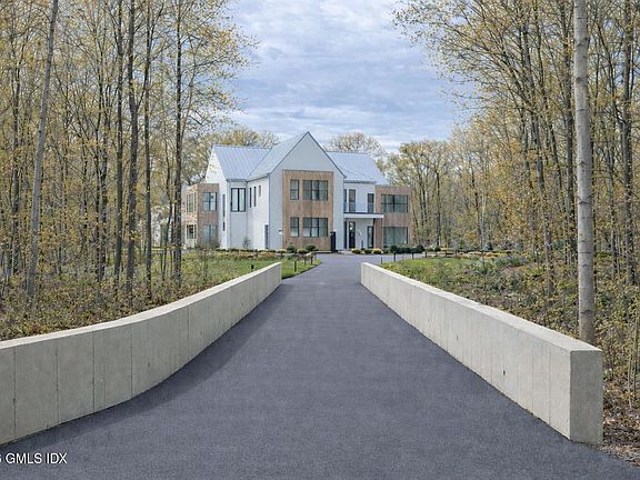 3rd image of 41 Mohawk Ln