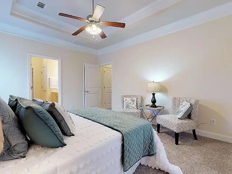 323 Huntwood Dr — Photo 12