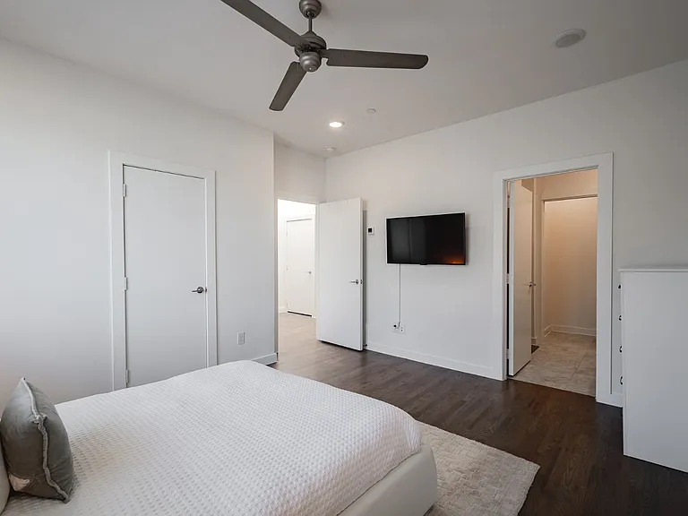 5002 San Jacinto St #202 — Photo 22