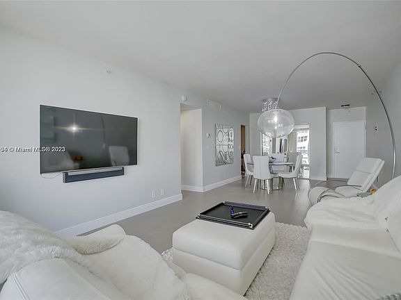 3rd image of 3001 S Ocean Dr APT 1007