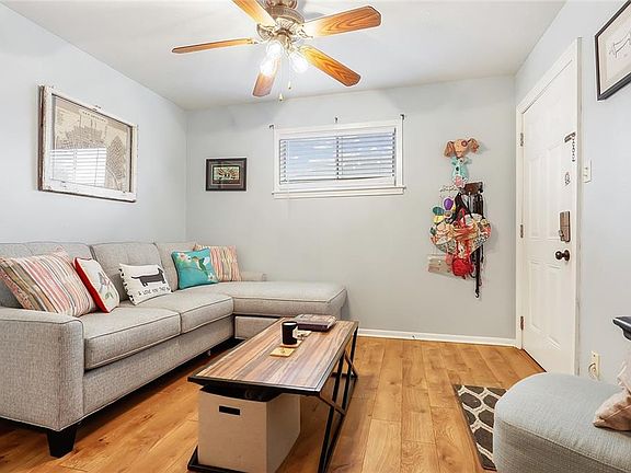 2nd image of 2601 Carondelet St APT E