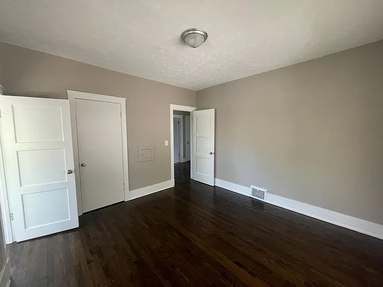 723 S 38th St — Photo 22