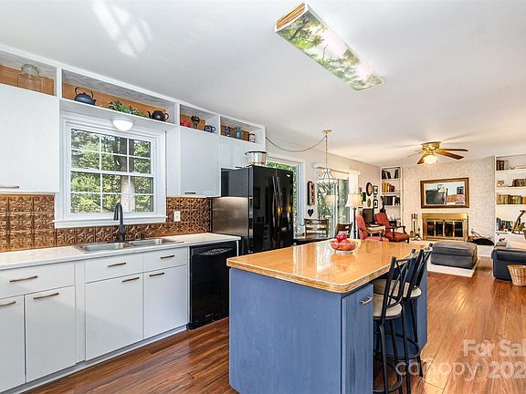 5th image of 7345 Oakwood Ln