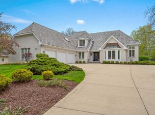 25W544 Plamondon Rd, Wheaton, IL 60189