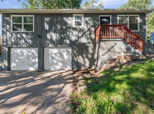 2200 Aqueduct Pl, Independence, MO 64057