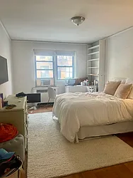 Rented by R New York