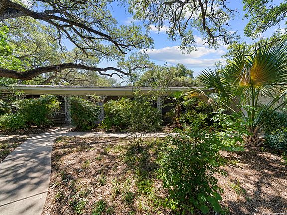 4th image of 220 CAROLWOOD DR