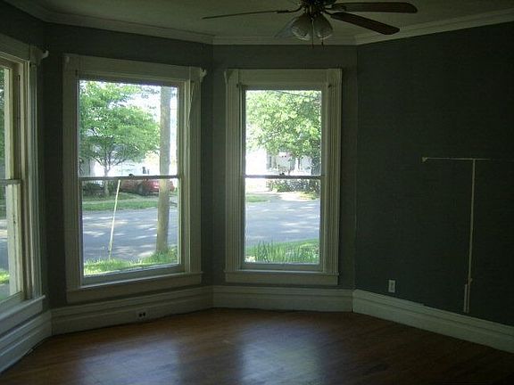 4th image of 434 Forest Ave