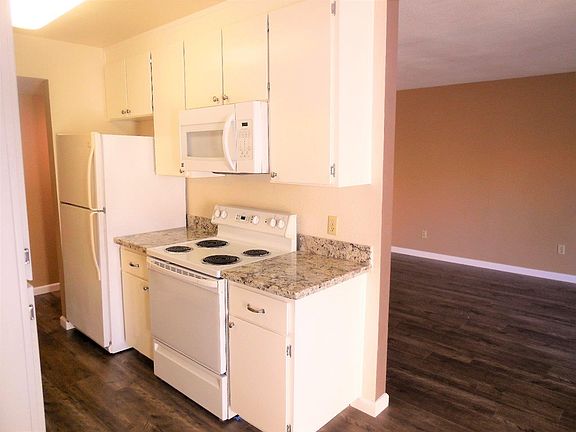 5th image of 291 Tradewinds Dr APT 8