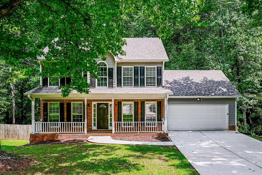 3 bed, 2.5 bath, 2576 sqft, $2,475 — Photo 1