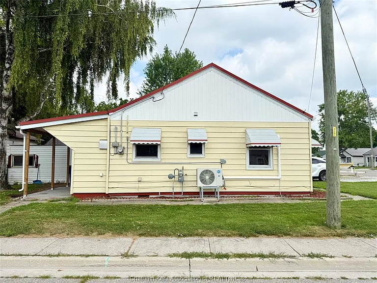 20 McNaughton Ave — Photo 4
