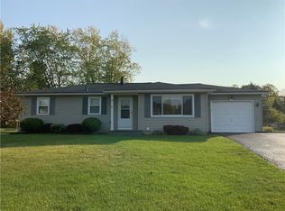 35 Cobra Dr, Henrietta, NY 14467