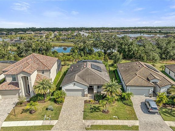 3rd image of 17127 Blue Ridge Pl