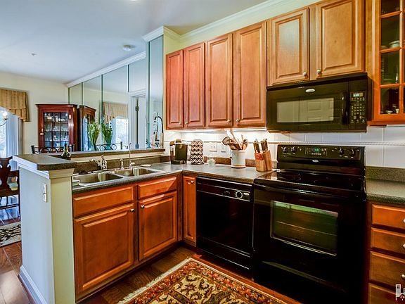 5th image of 3802 River Front Pl Unit 103
