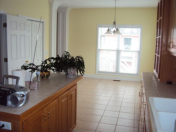 Kit / breakfast area