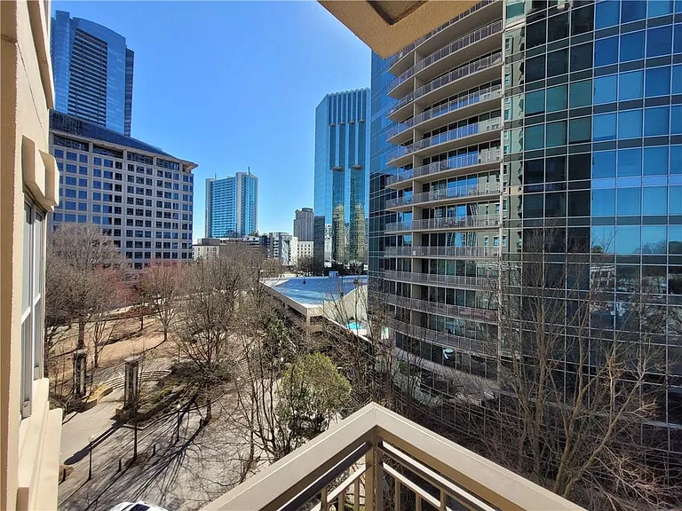 3334 Peachtree Rd NE #404 — Photo 42