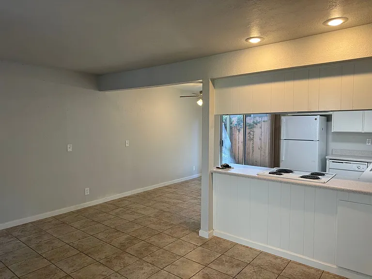 803 W 2nd Ave — Photo 18
